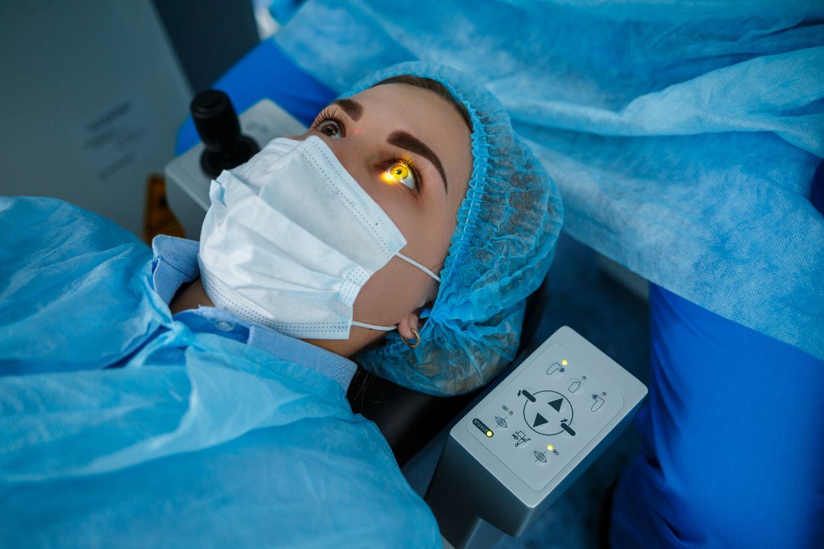 Opération laser des yeux